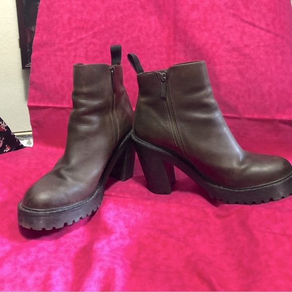 💜 SPECIAL! Dr Marten Magdalena size 9 US women’s gently used lovely!🦆 - Picture 3 of 7